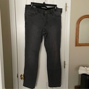 Liz Claiborne Women’s Classic Skinny Jeans